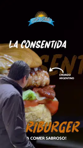 Ven a probar nuestra exclusiva y única Choriburger!! Una hamburguesa hecha con nuestro chorizo tradicional argentino (casero) jamón, queso, lechuga, tomate y cebolla caramelizada con tocino!!! Además de nuestra selección de salsas y el infaltable chimichurri!!! #argentina #empanadas #choripan #choriburger #comidaargentina 