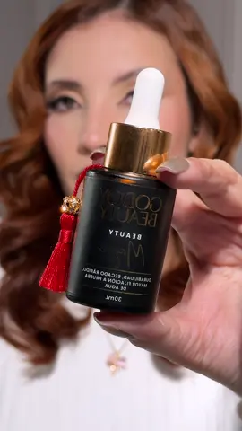 Cuando creé Beauty Magic, soñé con un primer que no solo preparara la piel… sino que hiciera magia de verdad. Un producto que adhiriera el maquillaje como un imán, para que nada , ni el calor, ni las horas, ni la vida, lo borraran. Beauty Magic no es solo un primer, es el secreto del blindaje perfecto. ✨ Porque cuando la base se adhiere, la confianza también!  @johannagodoymakeup.  #blindaje #pielblindada #blindado #pielintransferible #viral 