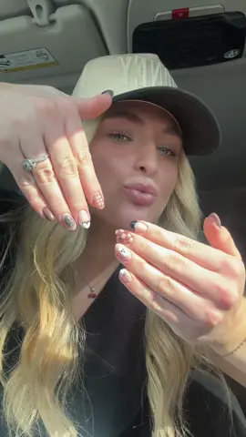 New nails 🤍 #halloween #halloweennails #nailinspo #octobernails 