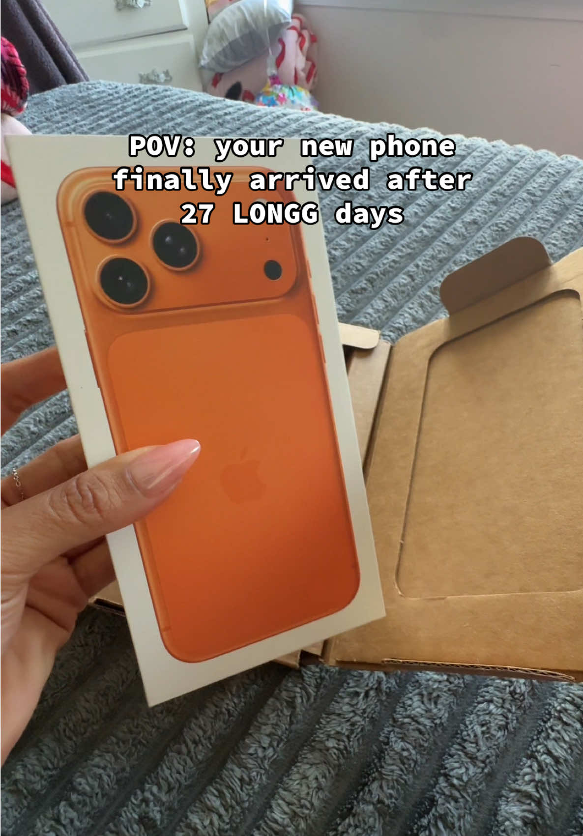YAYYYY I’m so happy 😝🙌🏼✨ I can’t wait to finally unbox it 🍊🍊🍊🤍🤍🤍✨✨✨#iphone #apple #trending #iphone17promax #fyp 