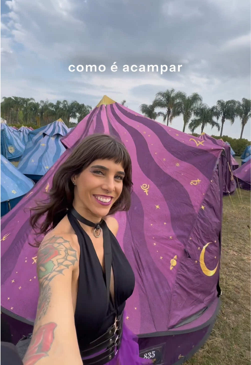 Vem ver como é acampar no Tomorrowland Brasil e vamo que vamooo💜🦋💙 #FestivalnoTikTok #MusicaEletronica #RoteiroSP #Tomorrowland #TomorrowalndBrasil