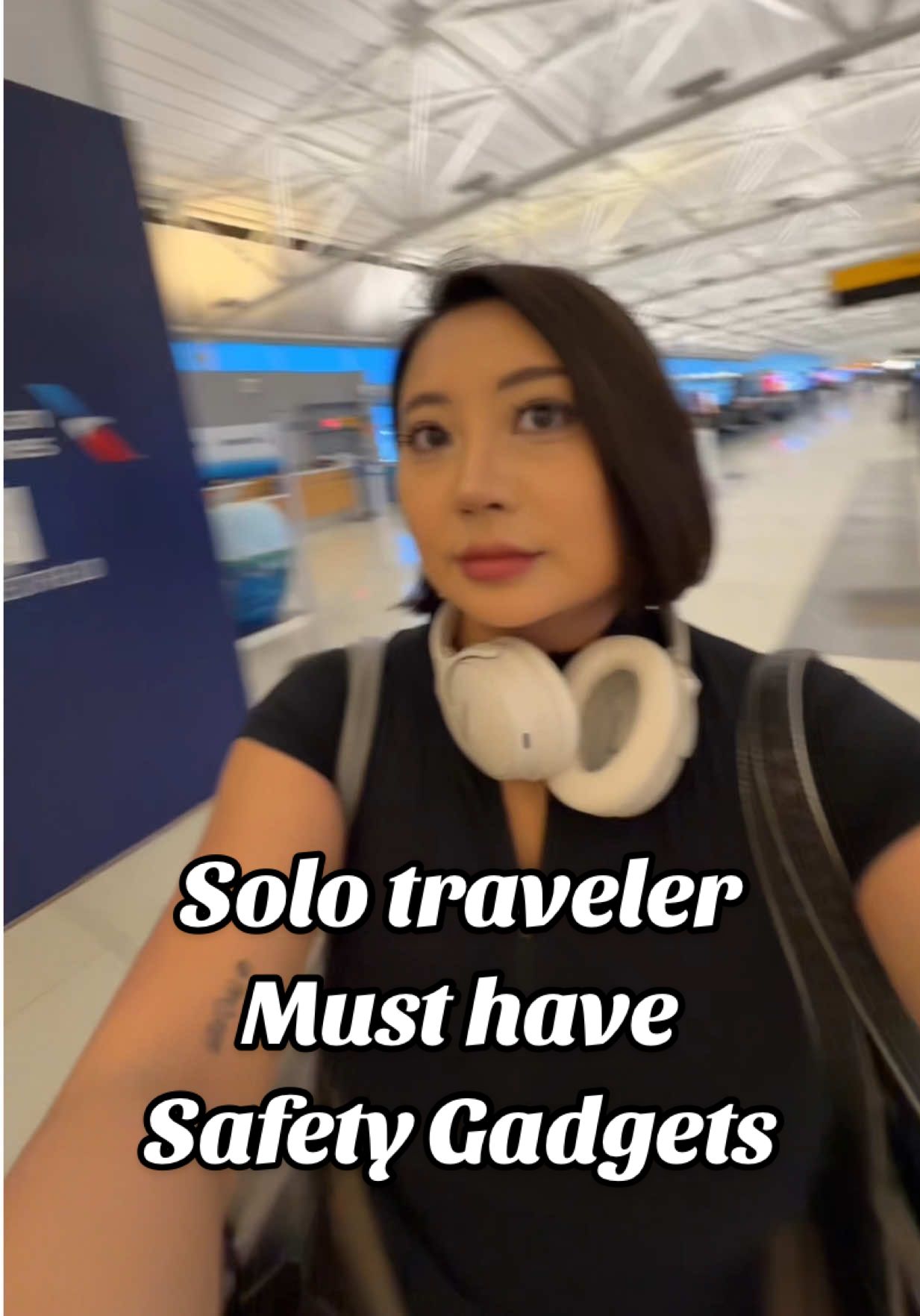 This alarm door stopper is a must have for solo travelers and those who live alone and need extra safety measures #safty #security #travelhacks #falldealsforyou #tiktokshopcreatorpicks 
