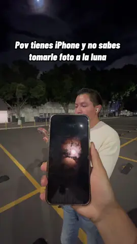Pov tienes iPhone y no sabes tomarle foto a la luna #iphone #apple #iphone17 #fotografia #camara 
