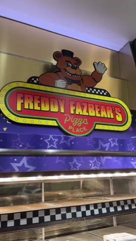 I feel so lucky I got to go to Halloween Horror nights, it was one of the best things I’ve ever experienced in my life #fivenightsatfreddys #williamafton #halloweenhorrornights2025 