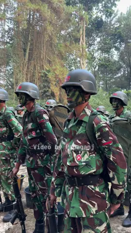 Persiapan Upacara TRADISI KORPS pemakaian baret hitam.. kavaleri😎 #pusdikkav #tniindonesia🇮🇩 #kaos #kavaleri #tni 