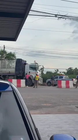 จังหวะรถบรรทุกหลบหนีเจ้าหน้าที่ตำรวจ #รถบรรทุกหลบหนี #รถบรรทุกหลบหนีการตรวจค้น #ตำรวจชัยภูมิ #ตำรวจชัยภูมิ 