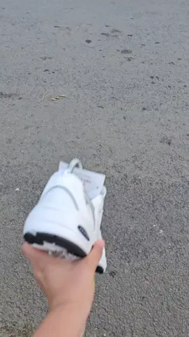 El tennis perfecto para tus outfit ✨️ Newbalance530  tallas 36 al 40  📲8183-0777  📍Frente a los semafaros de villa flor sur contiguo a pizza salvadorita  #newbalance #calzado #mitiendita #pormayor #oferta 