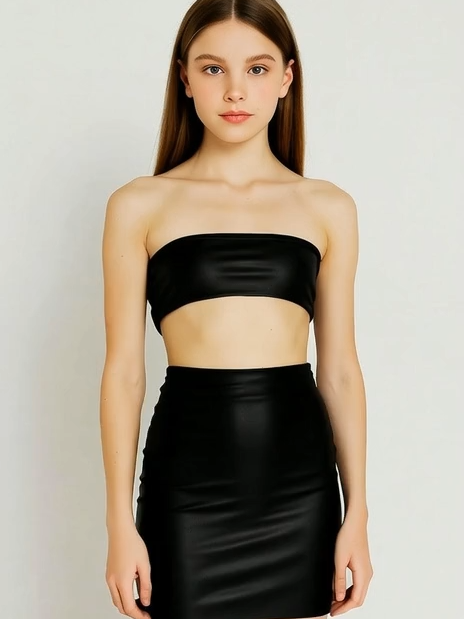 Edgy All-Black Mini Skirt Look #FauxLeatherFashion #AllBlackOutfit #EdgyStyle #TubeTopStyle #MiniSkirtLook #StyleInspo #ChicLook #FashionReel #ModelVibes #StyleGoals #OOTD #BlackAesthetic #FashionVideo #Monochrome