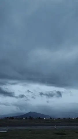 Y ahora estás en mi lista de promesas a olvidar Todo arde si le aplicas la chispa adecuada - Héroes Del Silencio 🎶