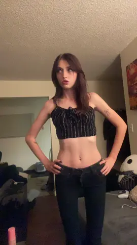 Did someone say skinny bihh #fyp #body #trend #fit 