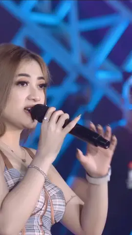 Awale perhatian akhire malah ngilang 😢😢 #shintaarsinta #dumes #koplodangdut #dangdut #gemoy 