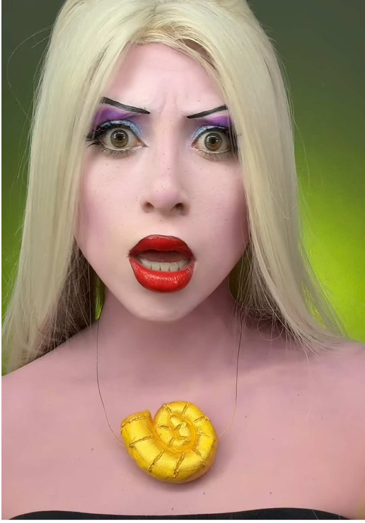 Hice yo mismo el collar de ursula con fomi moldeable 