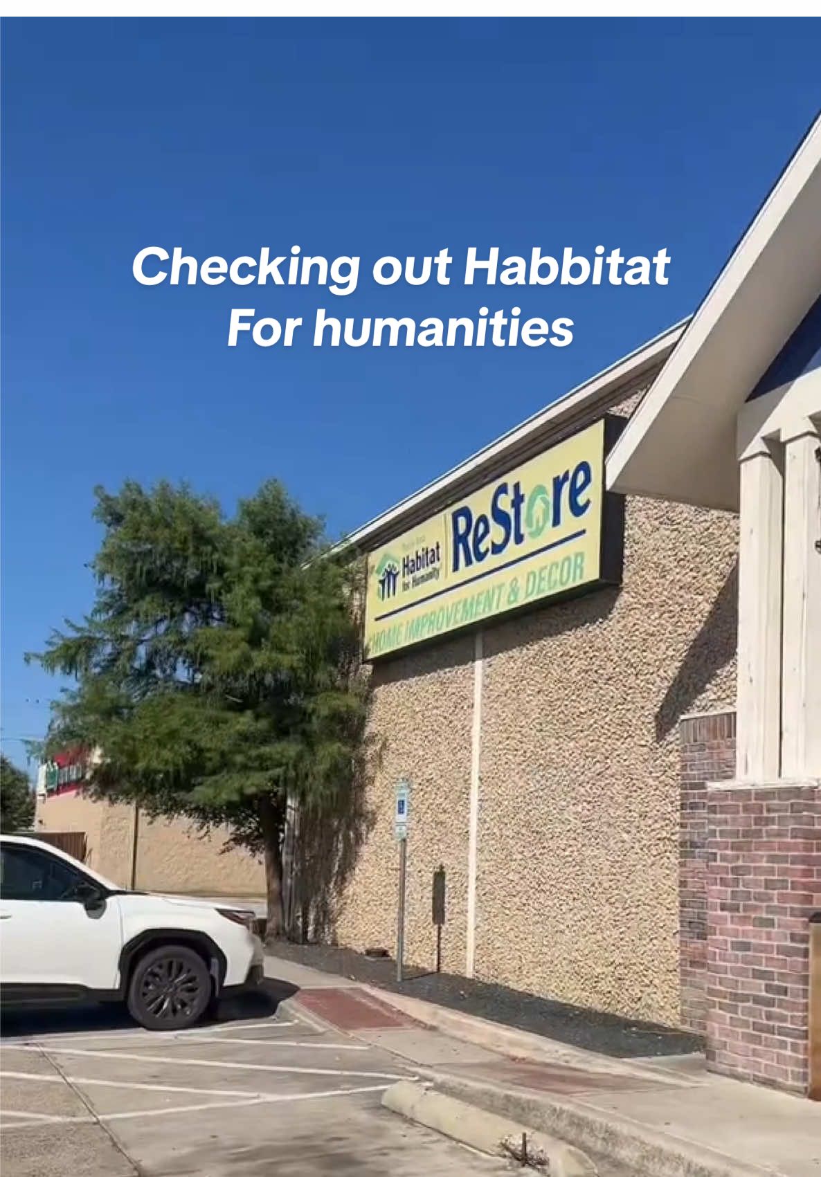 Checking out @Habitat for Humanity to see if they have the deals for affordable home decor and furniture. #dallasinfluencer #dallascontentcreator #dallasthrifting #afforablefurniture 