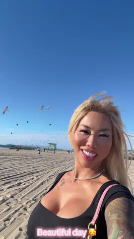 Beautiful day 🥰#venicebeach #beachvibes 