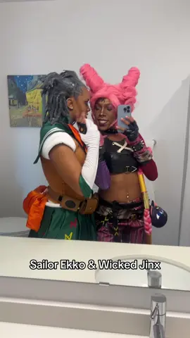 Someone worth fighting for 💕Arcane x sailor moon mash up with my love @JayInksIt for Day 1 of @New York Comic Con ✨ #sailormoon #arcane #jinx #cosplay #ekko 