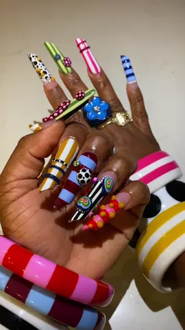 When it comes to PRINTS ima have my wayyyy🤩✨#dallasjnails #miaminails 