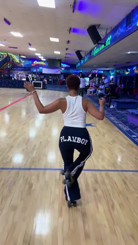 Did u see the end ? I love this clip 😭#jb #rollerskating #ending #fyp 