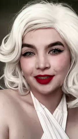 Put your head on my shoulder 💋✨ #foryou #vintage #pinup #anos60 #cosplaygirl #marilynmonroe #marylinmonroe 