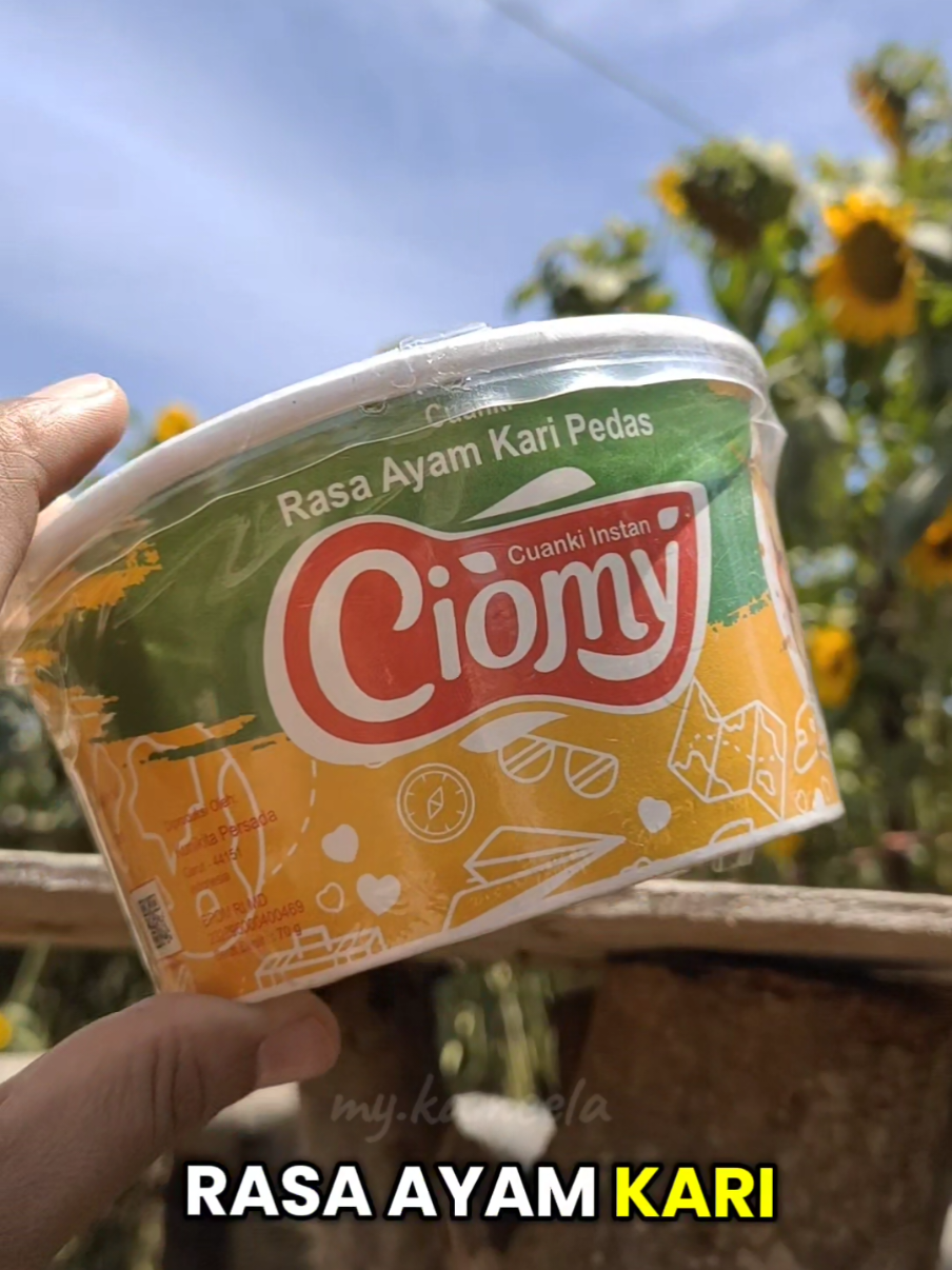 beli #ciomy di kereta 33k ❎ di tiktok mulai 13 ribuan 🤩 dan bisa dapat gratis 1 juga lho 👏  #ciomykeju #ciomykereta #cuankiinstan #cemilanviral 