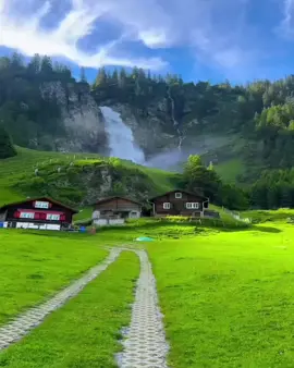 غير الجذع مكسور وتعنينه ليك انذور😔🇧🇪🇨🇭. #سويسرا #عبدالله_كلاسيك #مناضر_طبيعيه_جميله #المهاجر 