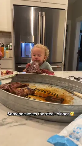 Full bites 🤣 @VivaLaFood (via:Kerraxo/ig) 