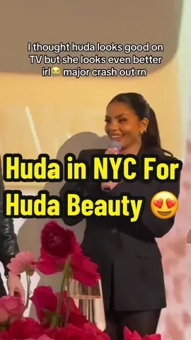 Loving this Business Chic Look on Huda, GORGE 🤩 @Huda Beauty @kendalkazeilmakeup #hudamustafa #huda #loveislandusa #hudabeauty #greenscreen 