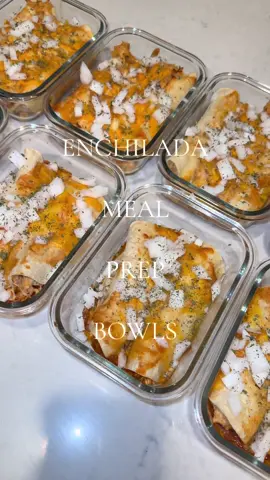 Enchilada Meal Prep Bowls 🌶️🫑🌮 One of my favorite, go-to meal preps when I need something simple & delicious that’ll keep me full all day! 👌🏼 #mealprep #mealprepideas #lunchideas #recipesoftiktok #cookingtiktok 