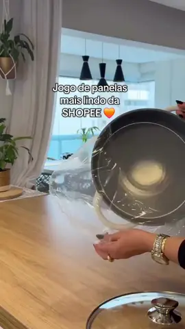 🍳 Cozinhar nunca foi tão elegante! Caçarola Hercules 30cm branca, antiaderente e moderna 😍  Link com desconto nos  comentários   #CozinhaChique #ChefEmCasa #Hercules #Antiaderente