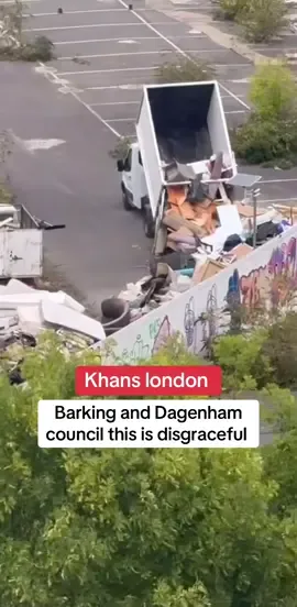 Terrible how fly tipping has been allowed to go on for months in the district of Dagenham. #sadiqkhan #keirstarmer #mayoroflondon #fyp #labourparty 