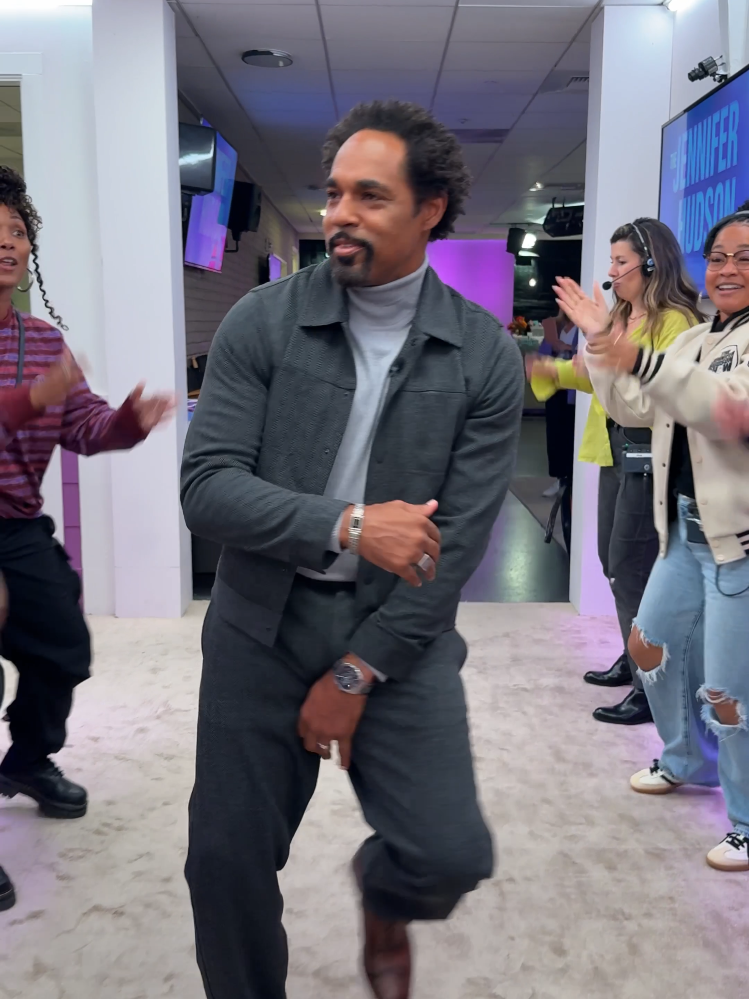 Who’s coming down the hall? It’s Jason George!