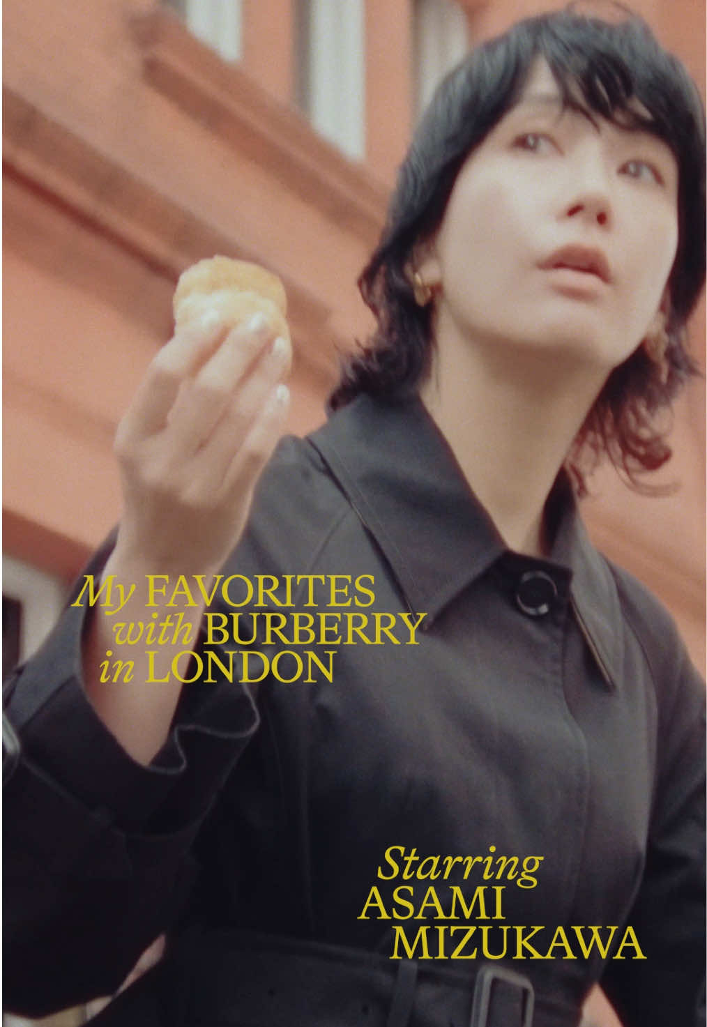 【Sponsored】 #バーバリー 2026年春夏コレクションに出席するためにロンドンを訪れたアンバサダーの #水川あさみ 。アイコニックなトレンチコートとともに、今気になるスポットを満喫！ @Burberry Video Directors / Photographer: SHOICHIRO KATO, MAHO KURITA Director of Photography: TAKUYA Gaffer: SHOTA KAMEI　Assistant Camera: DIPU MOLLAH Hair & Makeup: TAMAE OKANO　Coordination: TATSUO HINO, KAHO FUKUDA at BEAMS & CO　Cooperation: WILD THINGS FLOWERS, FAIRGAME　Retouch: YUKINO TAKEUCHI at HEARST Video Producer: TOMOHIRO YASUDA at HEARST Digital Content Manager: RUMI TOTOKI at Harper's BAZAAR　Digital Editor: MAYAKA YAMAMOTO at Harper's BAZAAR