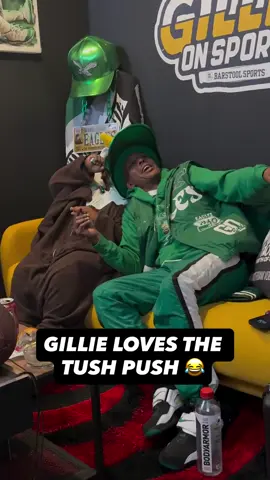 Gillie loves the tush push 😂