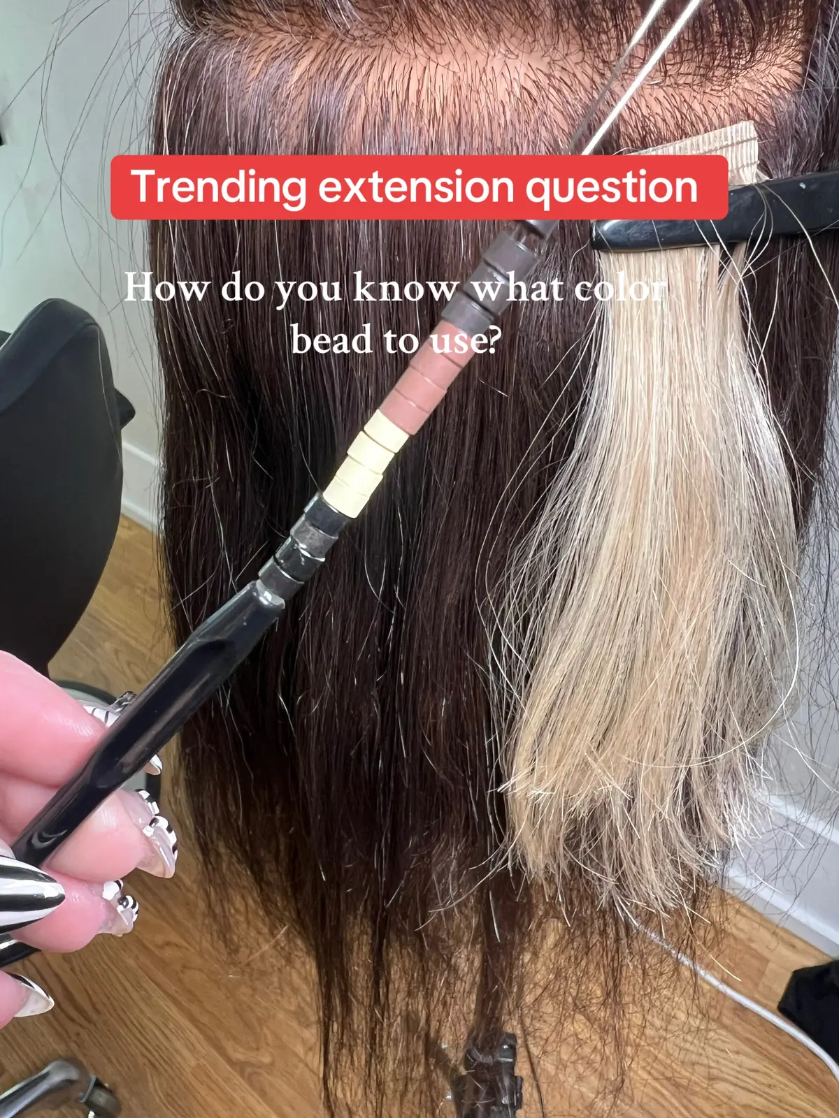 If you had 4 color beads and a blondie which bead would you use???? Some would say the lightest one. But actually you want the tan one! It will blend better. The white one will show against their regrowth and stick out like a sore thumb #extensions #hairtip #extensionspecialist #utahhairextensions #salon