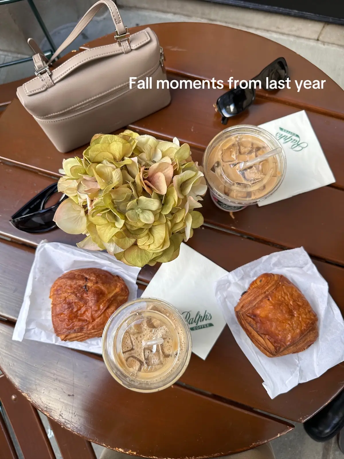 Fall moments 🫶🏻🍂 #girlyaesthetic #fallaesthetic #fall #autumn #moment 