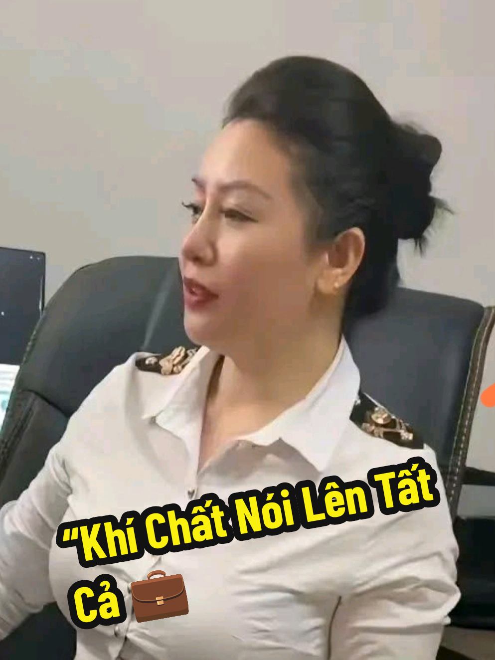 “Phụ nữ đẹp nhất không phải khi khoe thân, mà là khi tự tin làm chủ cuộc sống 💼 Kỷ luật – Tập trung – Thành công 🌹 #phunuthanhdat  #kyluat #minhthieuai 