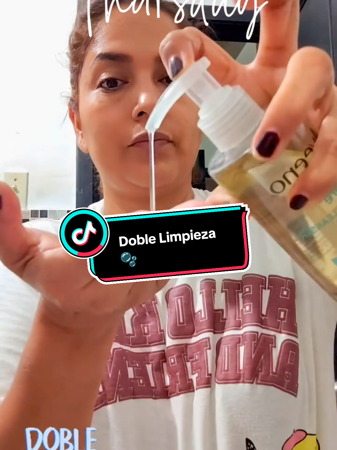 Que Productos Uso en mi Doble limpieza??? Usualmente una doble limpieza si o si es necesaria cuando tienes un maquillaje bastante elaborado o para tu rutina de #skincare 1 vez por semana.. Productos: 1. Bálsamo Desamaquillante @e.l.f. Cosmetics 2. Desamaquillante bifásico @lbelonline 3. Crema limpiadora facial #hnd 4. Gel facial @Aveeno Y tu que prodctos le agregarías o quitarías para realizar tu Doble limpieza??? #skincaretime #doblelimpieza  #skincareproducts 