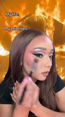 I need my full beat before I leave 😂 #makeup #mylife #fullfacemakeup #beauty 