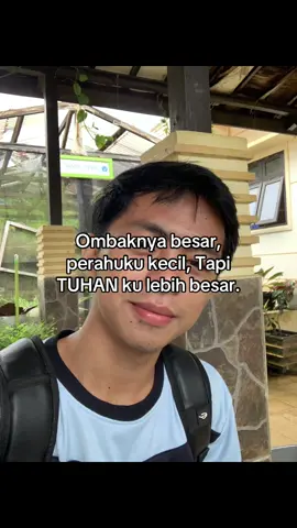 ombaknya besar,perahuku kecil, tapi tuhan ku lebih besar. #anakmudakristen #rohani_kristen #ayatalkitab #kristen 