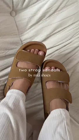Comfy & lightweight two strap sandals! 🩰✨🤎 #flatsandals #twostrapsandals #miashoes #thicksolesandals #casualsandals 