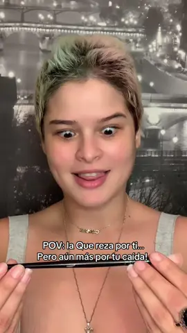 Ni el agua bendita la limpia…  • #halloween2025 #maincharacterenergy #makeupinspiration #brokendoll #halloweenedits 