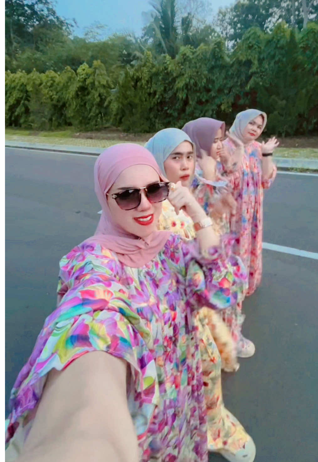 Healing setitik bareng bestie udh happy bgt hulalaaaa tidak lupa selalu pake dress cantik dari @Galery hafizhah  #ootdfashion #OOTD #fashion 