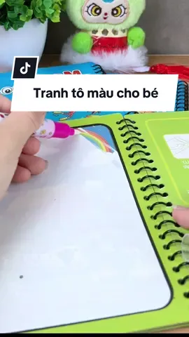 Chỉ cần dùng nước thôi mà bé vẫn tô được ra 1 bức tranh đầy màu sắc #choechamnha #viral #tranhtomau #tranhtomaumathuat