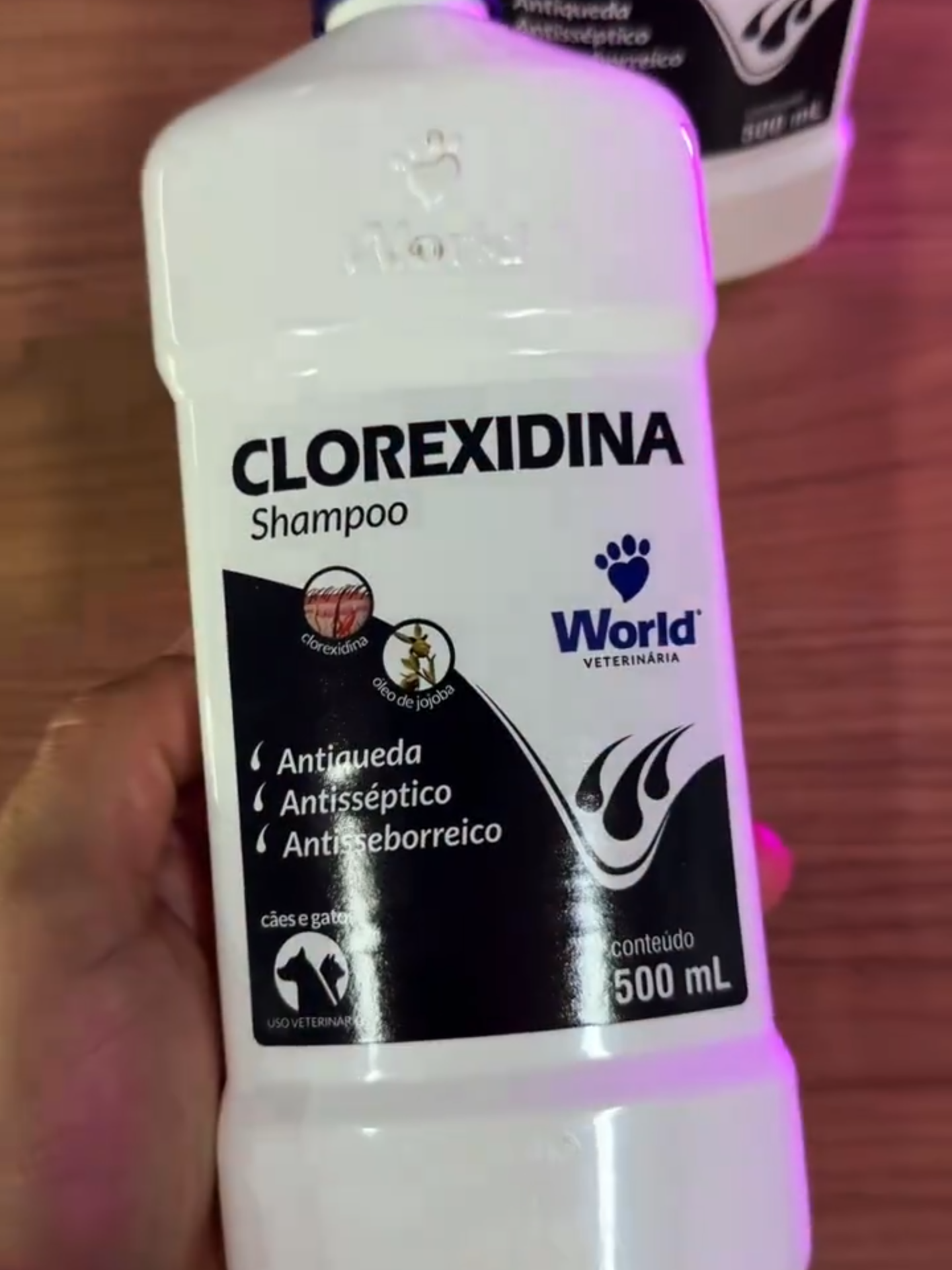 Clorexidina Dug's Shampoo World Veterinária para Cães & Gatos - 500 mL 🔎 Busque pelo link para comprar https://s.shopee.com.br/3fuwWrqMxw #ShampooClorexidina #WorldVeterinaria #CuidadosPet #HigieneAnimal #ShampooParaCaesEGatos #AntissepticoPet #Antisseborreico #AntiquedaPet #SaudePet #BanhoPet #PetShopBrasil #CachorroLimpo #GatoLimpo #ProdutosVeterinarios #CuidadosComOPet #PetCare #PetLover #DogLover #CatLover #HigienePet