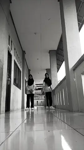 you you love you @zizahh🌷  #you  #bol4 #dance #trending #fyp