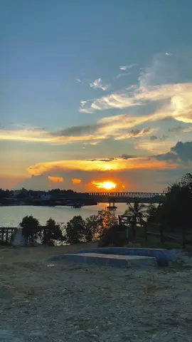 Sunset di Sangkulirang emang ga pernah gagal , bantu kasih caption di komen eh 😂 #CapCut 