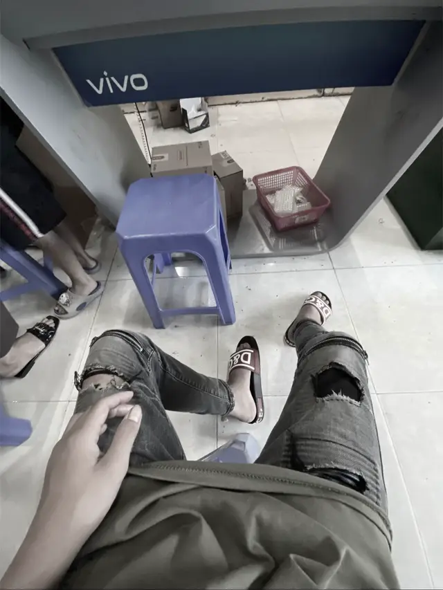 Lúc nhỏ.... Lúc nhỏ mình thắc mắc rằng: Tại sao Shizuka luôn ngưỡng mộ 1 người xuất sắc như Dekisugi. Nhưng đến cuối cùng cô ấy lại chọn ket hon voi 1 nguoi hau dau nhu Nobita. Giờ thì mình cũng đã biết tại sao cô ấy lại có sự lựa chọn như vậy rôi...!