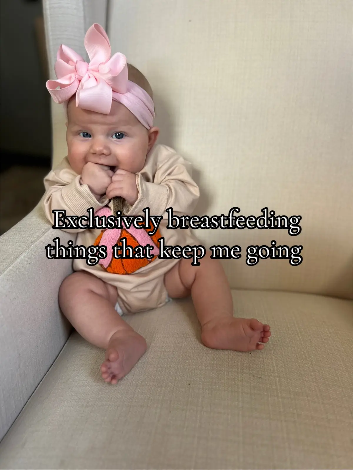 Thankful I have the ability to be able to do this for my baby. Should I make a reasons I’ve wanted to quit list?!?! #breastfeeding #breastfeedingjourney #babynumber2 