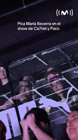 María Becerra mirando a Ca7riel y Paco en el Arena 🫶🏽🫶🏽🫶🏽 @ca7rielypacoamoroso  #ca7rielypacoamoroso #ca7rielypaco #papota #movistararena #mariabecerra 