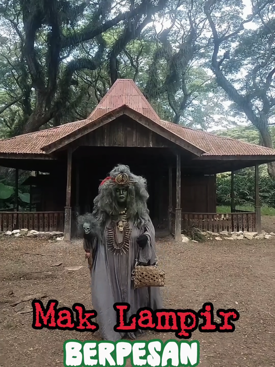 Selamat Hari Jum'at 10-10-2025 🙏  Mak Lampir Berpesan saat lagi di @Djawatan Official Econique  #maklampir  #fypシ゚viral  #cosplayers  #pasarwitwitan  #banyuwangi 