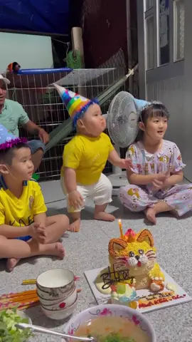 Sn của con nek cô chú nay con dc 2 tuổi rôi nek🥰